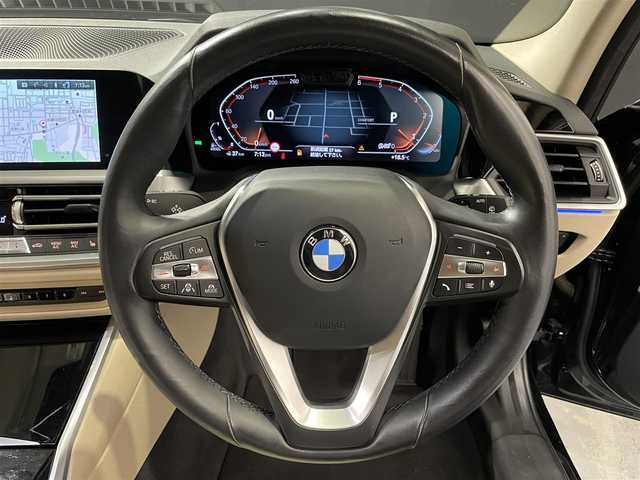 ＢＭＷ ３２０ｄ xDrive ツーリング 道央・札幌 2020(令2)年 5.2万km サファイアブラックP ハイラインパッケージ/・電動調整式ランバーサポート(D/N)/・ヴァーネスカレザーシート(ベージュ)/・ルーフレール(サテンアルミニウム)/プラスパッケージ/・アンビエントライト/・LEDフォグランプ/・ハイグロスブラックインテリアトリム/アダプティブLEDヘッドライト/ハイビームアシスタント/パーキングアシスト/パノラマビュー(全周囲カメラ)/PDC/パークディスタンスコントロール/オートマチックテールゲートオペレーション/スポーツレザーステアリングホイール/電動フロントシート/運転席メモリーシート/フロントシートヒーティング/ワイヤレスチャージング/BMWライブコックピット/・12.3インチマルチディスプレイメーターパネル/・10.25インチワイドコントロールディスプレイ/ドライビングアシストプロフェッショナル/・ACC/アクティブクルーズコントロール/・ステアリング&レーンコントロールアシスト/・レーンディパーチャーウォーニング/・衝突回避被害軽減ブレーキ/・クロストラフィックウォーニング/・トラフィックサインアシスト
