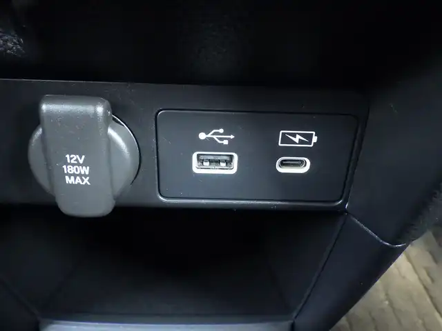 ホンダ ステップワゴン スパーダ eHEV 千葉県 2023(令5)年 2.7万km プラチナホワイトパール ホンダセンシング/・衝突軽減ブレーキ（CMBS）/・車線維持支援システム（LKAS）/・アダプティブクルーズコントロール（ACC）/・後方誤発進抑制機能/・誤発進抑制機能/パワーバックドア/両側パワースライドドア/純正メモリーナビ/地デジTV/【DVD/CD再生機能　Bluetooth接続】/バックカメラ/革巻きステアリング/ステアリングスイッチ/ハーフレザーシート/前席シートヒーター/ETC/LEDヘッドライト/フォグライト/ウインカーミラー/コーナーセンサー/純正16インチアルミホイル/サイド/カーテンエアバッグ/Honda スマートキー