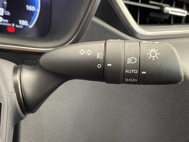トヨタ カローラツーリング ハイブリッド ダブルバイビー 栃木県 2023(令5)年 0.6万km 黒 純正ディスプレイオーディオ/バックカメラ/コーナーセンサー/トヨタセーフティーセンス/・衝突軽減ブレーキ/・車線逸脱警報/・オートマチックハイビーム/・先行車発進告知機能/ビルトインETC2.0/ハーフレザーシート/禁煙車/オートライト/LEDヘッドライト/横滑り防止装置/AC100V電源/フォグランプ/スマートキー/プッシュスタート/ステアリングスイッチ/革巻きステアリング/ウィンカーミラー/電動格納ミラー/純正17インチアルミホイール/純正フロアマット