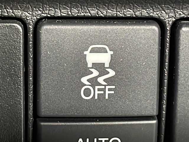 ホンダ シャトル ハイブリッド X 広島県 2016(平28)年 5.8万km ミッドナイトブルービームM 純正ナビ　/バックカメラ　/フルセグ　/レーダークルーズコントロール　/オートライト　/衝突軽減ブレーキ　/ＬＥＤヘッドランプ　/スマートキー　/ハーフレザーシート　/フォグランプ　/純正フロアマット　/横滑り防止　/ETC/純正15インチアルミキャップ（185/60/R15)/エアバック（運転席/助手席/サイド）