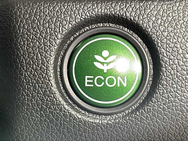 ホンダ シャトル ハイブリッド X 広島県 2016(平28)年 5.8万km ミッドナイトブルービームM 純正ナビ　/バックカメラ　/フルセグ　/レーダークルーズコントロール　/オートライト　/衝突軽減ブレーキ　/ＬＥＤヘッドランプ　/スマートキー　/ハーフレザーシート　/フォグランプ　/純正フロアマット　/横滑り防止　/ETC/純正15インチアルミキャップ（185/60/R15)/エアバック（運転席/助手席/サイド）