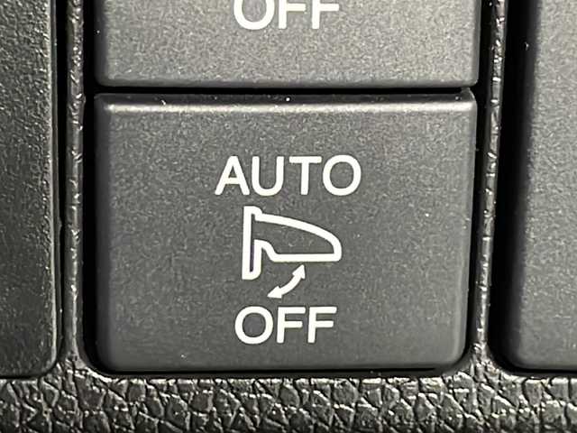 ホンダ シャトル ハイブリッド X 広島県 2016(平28)年 5.8万km ミッドナイトブルービームM 純正ナビ　/バックカメラ　/フルセグ　/レーダークルーズコントロール　/オートライト　/衝突軽減ブレーキ　/ＬＥＤヘッドランプ　/スマートキー　/ハーフレザーシート　/フォグランプ　/純正フロアマット　/横滑り防止　/ETC/純正15インチアルミキャップ（185/60/R15)/エアバック（運転席/助手席/サイド）