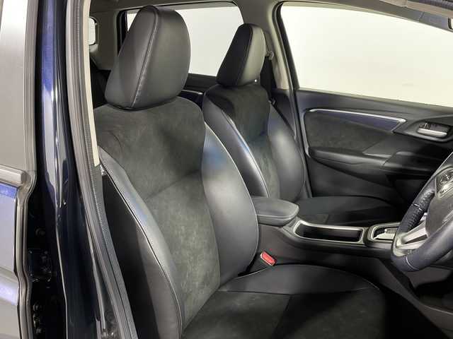 ホンダ シャトル ハイブリッド X 広島県 2016(平28)年 5.8万km ミッドナイトブルービームM 純正ナビ　/バックカメラ　/フルセグ　/レーダークルーズコントロール　/オートライト　/衝突軽減ブレーキ　/ＬＥＤヘッドランプ　/スマートキー　/ハーフレザーシート　/フォグランプ　/純正フロアマット　/横滑り防止　/ETC/純正15インチアルミキャップ（185/60/R15)/エアバック（運転席/助手席/サイド）