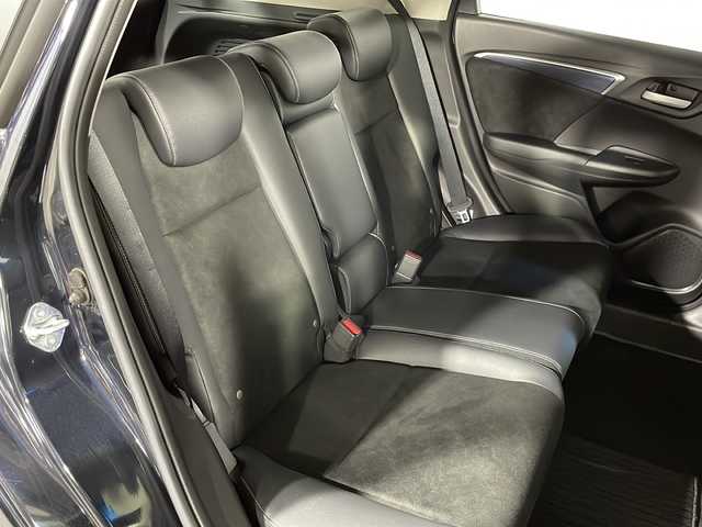 ホンダ シャトル ハイブリッド X 広島県 2016(平28)年 5.8万km ミッドナイトブルービームM 純正ナビ　/バックカメラ　/フルセグ　/レーダークルーズコントロール　/オートライト　/衝突軽減ブレーキ　/ＬＥＤヘッドランプ　/スマートキー　/ハーフレザーシート　/フォグランプ　/純正フロアマット　/横滑り防止　/ETC/純正15インチアルミキャップ（185/60/R15)/エアバック（運転席/助手席/サイド）