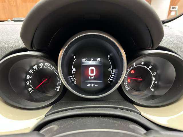 フィアット ５００Ｘ ラウンジ 千葉県 2017(平29)年 4.2万km ベージュ 限定車　/ＡＣＣ　/黒革シート　/ディスプレイオーディオ　/バックカメラ　/Ｂｌｕｅｔｏｏｔｈ接続　/オートライト　/シートヒーター　/電動シート　/ＨＩＤヘッドライト　/衝突軽減ブレーキ　/ＢＳＭ　/ＬＫＡ　/ＥＴＣ　/禁煙車