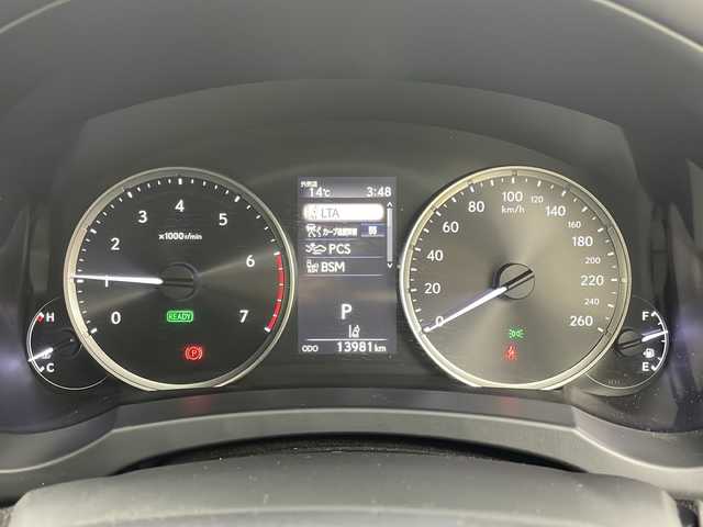 レクサス ＩＳ 300h 茨城県 2020(令2)年 1.4万km ソニッククォーツ 純正ナビ/・バックカメラ/・フルセグテレビ/・Bluetooth接続/・USB入力端子/MTモード付AT/ETC/クルーズコントロール/スマートキー/パワーシート/ドライブレコーダー/コーナーセンサー/ABS/レーンアシストキープ/横滑り防止装置/盗難防止装置/オートライト/パドルシフト/ブラインドスポットモニター/カードキー