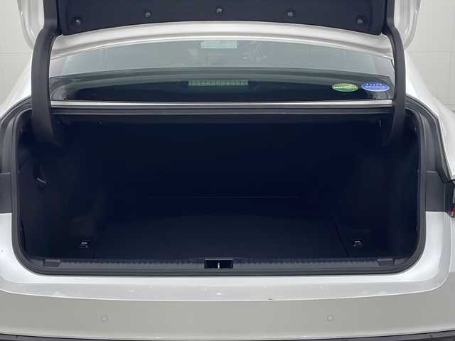 レクサス ＩＳ 300h 茨城県 2020(令2)年 1.4万km ソニッククォーツ 純正ナビ/・バックカメラ/・フルセグテレビ/・Bluetooth接続/・USB入力端子/MTモード付AT/ETC/クルーズコントロール/スマートキー/パワーシート/ドライブレコーダー/コーナーセンサー/ABS/レーンアシストキープ/横滑り防止装置/盗難防止装置/オートライト/パドルシフト/ブラインドスポットモニター/カードキー