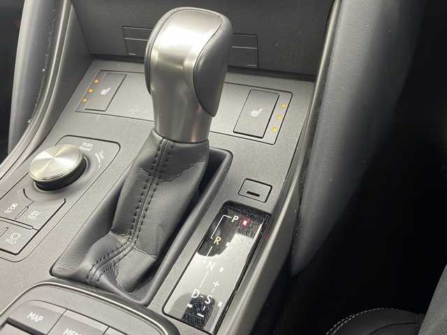 レクサス ＩＳ 300h 茨城県 2020(令2)年 1.4万km ソニッククォーツ 純正ナビ/・バックカメラ/・フルセグテレビ/・Bluetooth接続/・USB入力端子/MTモード付AT/ETC/クルーズコントロール/スマートキー/パワーシート/ドライブレコーダー/コーナーセンサー/ABS/レーンアシストキープ/横滑り防止装置/盗難防止装置/オートライト/パドルシフト/ブラインドスポットモニター/カードキー