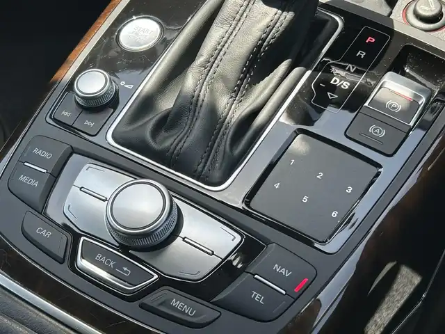 アウディ Ａ６ アバント 2．0 TFSI クワトロ 福岡県 2018(平30)年 3万km グレイシアホワイトメタリック アダプティブクルーズコントロール/レーンキープアシスト/Audiサイドアシスト/Audiプレセンス/マトリクスLED/BOSE/黒革シート/前席シートヒーター/純正ナビ/フルセグTV/Bluetooth/バックカメラ/パワーバックドア/オートハイビーム/ステアリングスイッチ/前後コーナーセンサー/純正18インチアルミホイール/ETC