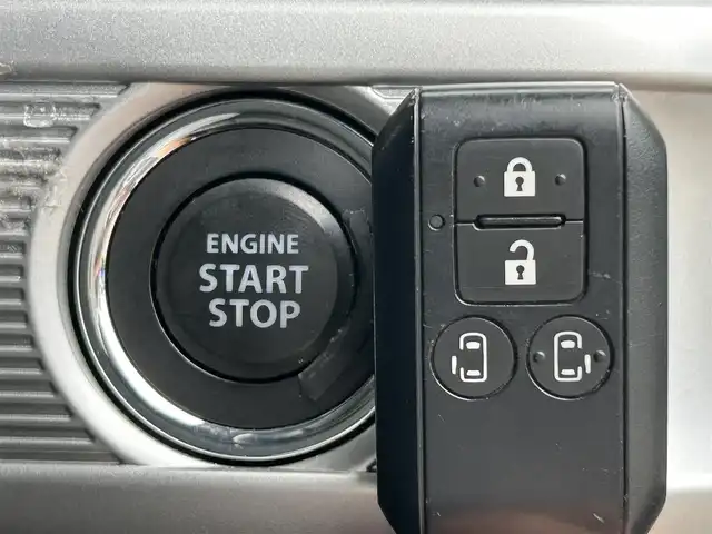 スズキ スペーシア カスタム HYBRID XS 兵庫県 2018(平30)年 4.8万km ピュアホワイトP 純正ディーラーOP８インチナビ/Bluetooth/フルセグ/CD/DVD/全方位カメラ/ステアリングスイッチ/両側パワースライドドア/ETC/ドライブレコーダー/革巻きステアリング/純正ドアバイザー/ヘッドアップディスプレイ