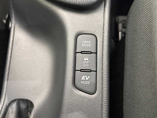トヨタ ヤリス ハイブリッド X 愛媛県 2022(令4)年 1.9万km スーパーホワイトⅡ ・ナビ（ＢＴ・ａｐｐｌｅ　ｃａｒｐｌａｙ・ａｎｄｒｏｉｄ　ａｕｔｏ）/・バックカメラ　/・１００Ｖ充電　/・衝突軽減ブレーキ　　/・ＥＴＣ　/・前方ドラレコ　/・前後コーナーセンサー　/・オートマチックハイビーム