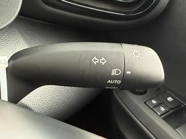 トヨタ ヤリスクロス Z 茨城県 2022(令4)年 1.9万km ブラックマイカ トヨタセーフティセンス/　　・プリクラッシュセーフティ/　　・レーントレーシングアシスト/　　・レーンディバーチャーアラート/　　・レーダークルーズコントロール/　　・オートマチックハイビーム/　　・ロードサインアシスト/パーキングセンサーシステム/純正8インチディスプレイオーディオ/　　・Bluetooth対応/パノラミックビューモニター/ビルトインETC/ステアリングヒーター/ハーフレザーシート/シートヒーター/純正18インチアルミホイール/純正LEDヘッドライト