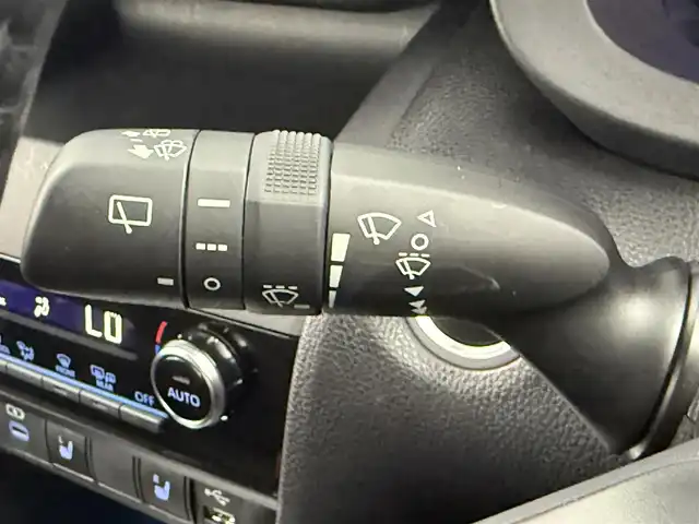 トヨタ ヤリスクロス Z 茨城県 2022(令4)年 1.9万km ブラックマイカ トヨタセーフティセンス/　　・プリクラッシュセーフティ/　　・レーントレーシングアシスト/　　・レーンディバーチャーアラート/　　・レーダークルーズコントロール/　　・オートマチックハイビーム/　　・ロードサインアシスト/パーキングセンサーシステム/純正8インチディスプレイオーディオ/　　・Bluetooth対応/パノラミックビューモニター/ビルトインETC/ステアリングヒーター/ハーフレザーシート/シートヒーター/純正18インチアルミホイール/純正LEDヘッドライト