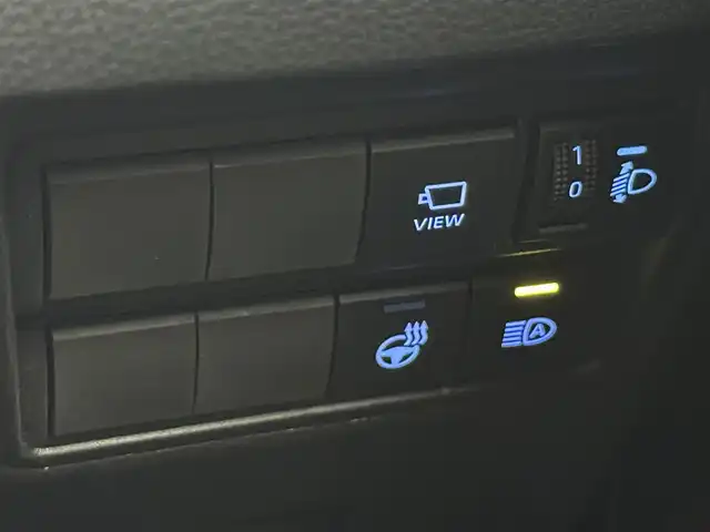 トヨタ ヤリスクロス Z 茨城県 2022(令4)年 1.9万km ブラックマイカ トヨタセーフティセンス/　　・プリクラッシュセーフティ/　　・レーントレーシングアシスト/　　・レーンディバーチャーアラート/　　・レーダークルーズコントロール/　　・オートマチックハイビーム/　　・ロードサインアシスト/パーキングセンサーシステム/純正8インチディスプレイオーディオ/　　・Bluetooth対応/パノラミックビューモニター/ビルトインETC/ステアリングヒーター/ハーフレザーシート/シートヒーター/純正18インチアルミホイール/純正LEDヘッドライト