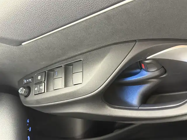 トヨタ ヤリスクロス Z 茨城県 2022(令4)年 1.9万km ブラックマイカ トヨタセーフティセンス/　　・プリクラッシュセーフティ/　　・レーントレーシングアシスト/　　・レーンディバーチャーアラート/　　・レーダークルーズコントロール/　　・オートマチックハイビーム/　　・ロードサインアシスト/パーキングセンサーシステム/純正8インチディスプレイオーディオ/　　・Bluetooth対応/パノラミックビューモニター/ビルトインETC/ステアリングヒーター/ハーフレザーシート/シートヒーター/純正18インチアルミホイール/純正LEDヘッドライト