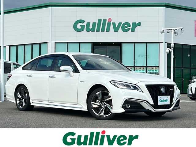 トヨタ クラウン ハイブリッド RS アドバンス 佐賀県 2018(平30)年 9.7万km ホワイトパールクリスタルシャイン 純正ダブルディスプレイナビゲーション/・フルセグTV/CD/DVD/SD/USB/Bluetooth/バックカメラ/前方ドライブレコーダー/ビルトインETC/ヘッドアップディスプレイ/リバース連動ドアミラー/100V電源/電子パーキングブレーキ/・AUTO HOLD機能/ハーフレザーシート/DN席パワーシート(D席メモリー機能付)/DN席シートヒーター/ISOFIX対応/革巻きステアリング/ステアリングヒーター/ステアリングリモコン/純正18インチアルミホイール/純正三眼LEDヘッドライト/・オートマチックハイビーム/純正LEDフォグランプ/純正フロアマット/純正ドアバイザ―/スペアキー１本/トヨタセーフティセンス/・レーダークルーズコントロール/・レーンディパーチャーアラート/・プリクラッシュセーフティ/・ブラインドスポットモニター/・リヤクロストラフィックアラート/・クリアランスソナー/・ロードサインアシスト