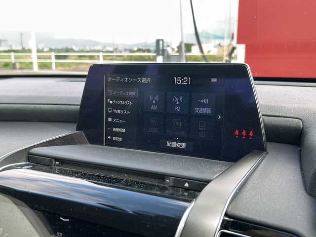 トヨタ クラウン ハイブリッド RS アドバンス 佐賀県 2018(平30)年 9.7万km ホワイトパールクリスタルシャイン 純正ダブルディスプレイナビゲーション/・フルセグTV/CD/DVD/SD/USB/Bluetooth/バックカメラ/前方ドライブレコーダー/ビルトインETC/ヘッドアップディスプレイ/リバース連動ドアミラー/100V電源/電子パーキングブレーキ/・AUTO HOLD機能/ハーフレザーシート/DN席パワーシート(D席メモリー機能付)/DN席シートヒーター/ISOFIX対応/革巻きステアリング/ステアリングヒーター/ステアリングリモコン/純正18インチアルミホイール/純正三眼LEDヘッドライト/・オートマチックハイビーム/純正LEDフォグランプ/純正フロアマット/純正ドアバイザ―/スペアキー１本/トヨタセーフティセンス/・レーダークルーズコントロール/・レーンディパーチャーアラート/・プリクラッシュセーフティ/・ブラインドスポットモニター/・リヤクロストラフィックアラート/・クリアランスソナー/・ロードサインアシスト