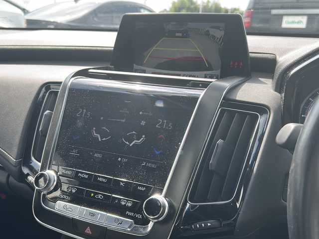 トヨタ クラウン ハイブリッド RS アドバンス 佐賀県 2018(平30)年 9.7万km ホワイトパールクリスタルシャイン 純正ダブルディスプレイナビゲーション/・フルセグTV/CD/DVD/SD/USB/Bluetooth/バックカメラ/前方ドライブレコーダー/ビルトインETC/ヘッドアップディスプレイ/リバース連動ドアミラー/100V電源/電子パーキングブレーキ/・AUTO HOLD機能/ハーフレザーシート/DN席パワーシート(D席メモリー機能付)/DN席シートヒーター/ISOFIX対応/革巻きステアリング/ステアリングヒーター/ステアリングリモコン/純正18インチアルミホイール/純正三眼LEDヘッドライト/・オートマチックハイビーム/純正LEDフォグランプ/純正フロアマット/純正ドアバイザ―/スペアキー１本/トヨタセーフティセンス/・レーダークルーズコントロール/・レーンディパーチャーアラート/・プリクラッシュセーフティ/・ブラインドスポットモニター/・リヤクロストラフィックアラート/・クリアランスソナー/・ロードサインアシスト