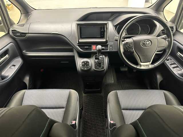 トヨタ ヴォクシー ZS 兵庫県 2016(平28)年 9万km ボルドーマイカメタリック 純正SDナビ(CD/DVD/SD/Bluetooth/フルセグ)/バックカメラ/片側パワースライドドア/HIDヘッドライト/オートライト/オートマチックハイビーム/レーンキープアシスト/純正16インチアルミホイール/純正フロアマット/ドアバイザー/アイドリングストップ/スペアキー