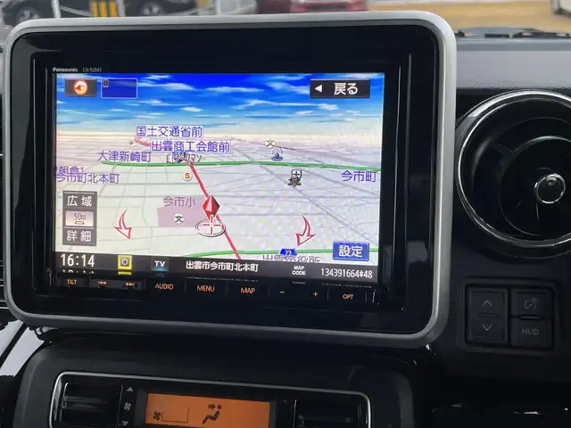 スズキ スペーシア カスタム HYBRID XS 島根県 2018(平30)年 7.2万km ピュアホワイトパール/ブラック2トーン 純正８インチナビ・フルセグ　/ＤＶＤ再生・Ｂｌｕｅｔｏｏｔｈ　/全方位/バック/サイドカメラ　/ドライブレコーダー　/ヘッドアップディスプレイ/両側パワースライド　/衝突軽減ブレーキ/レーンアシスト　/ハーフレザーシート/前席シートヒーター　/純正LEDライト/純正フロアマット/純正アルミホイール/盗難防止装置