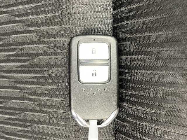ホンダ ヴェゼル ハイブリッド Z ホンダセンシング 千葉県 2020(令2)年 4.4万km ミッドナイトブルービームM Honda SENSING/ルーフレール/プッシュスタート/パドルシフト/クルーズコントロール/純正ナビ(BT/CD)/ドライブレコーダー/ビルトインETC/バックカメラ/ハーフレザーシート/前席シートヒーター/LEDヘッドライト/LEDフォグランプ/純正フロアマット/純正ドアバイザー/純正１７インチアルミホイール車載