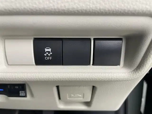 トヨタ シエンタ ハイブリッド Z 埼玉県 2023(令5)年 0.5万km アーバンカーキ ・純正10.5インチディスプレイオーディオ/・コネクティッドナビ対応/（フルセグTV/USB入力/AM/FM/ミラキャスト）/・バックカメラ/・両側ハンズフリーパワースライドドア /・純正前後ドライブレコーダー/・トヨタセーフティセンス/・レーダークルーズコントロール/・レーントレーシングアシスト/・アダプティブハイビーム/・天井サーキュレーター/・後席サンシェード/・後席USB充電端子/・ビルトインETC2.0