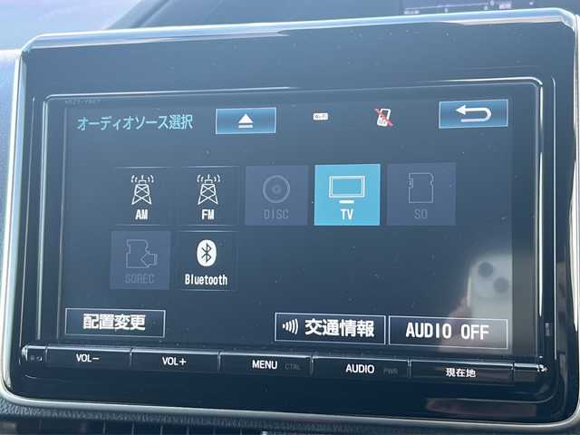 トヨタ ノア Si ダブルバイビー 長野県 2018(平30)年 5.7万km ラグジュアリーホワイトパールクリスタルシャインガラスフレーク トヨタセーフティセンス/純正9インチナビ（NSZT-Y66T）/FM・AM・DVD・CD・フルセグテレビ/Bluetooth Audio/バックカメラ/純正16インチアルミホイール/両側パワースライドドア/クルーズコントロール/ハーフレザーシート/革巻きステアリング/LEDヘッドライト/オートハイビーム/オートライト/ドアバイザー/純正フロアマット/プッシュスタート/スマートキー/スペアキー/ETC2.0