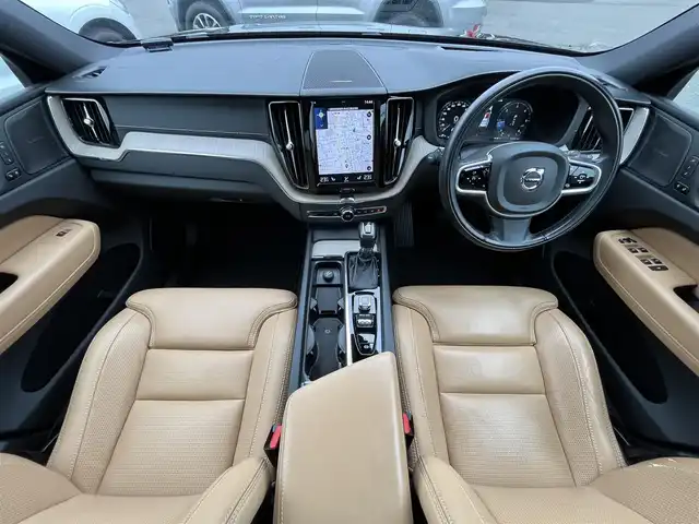 ボルボ ＸＣ６０ D4 AWD インスクリプション 静岡県 2020(令2)年 4.9万km 黒 パノラマサンルーフ /茶革シート/ヘッドアップディスプレイ/BLIS/純正ナビ/(AppleCarPlay/Bluetooth/iPad/フルセグ)/360°カメラ/アダブティブクルーズコントロール/レーンキープアシスト/メモリー付パワーシート/全席シートヒーター/ETC/ドライブレコーダー/保証書/取扱説明書