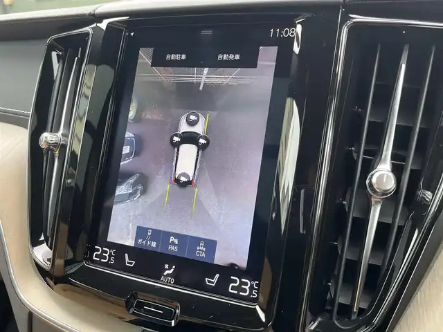 ボルボ ＸＣ６０ D4 AWD インスクリプション 静岡県 2020(令2)年 4.9万km 黒 パノラマサンルーフ /茶革シート/ヘッドアップディスプレイ/BLIS/純正ナビ/(AppleCarPlay/Bluetooth/iPad/フルセグ)/360°カメラ/アダブティブクルーズコントロール/レーンキープアシスト/メモリー付パワーシート/全席シートヒーター/ETC/ドライブレコーダー/保証書/取扱説明書