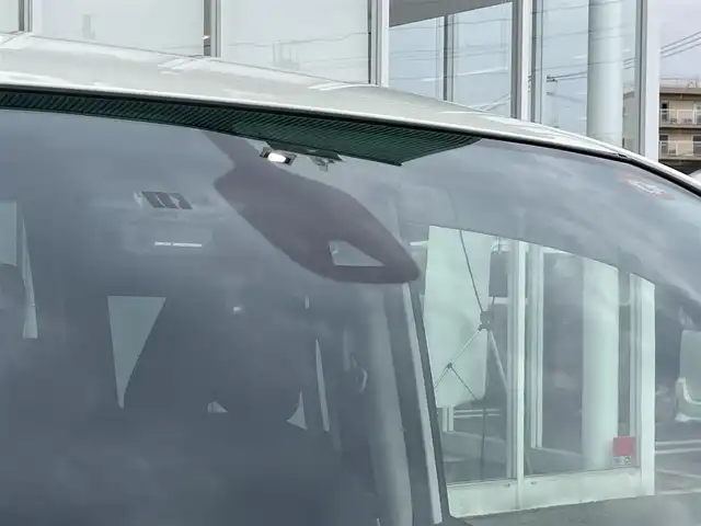 日産 セレナ ハイウェイスター 福岡県 2018(平30)年 9万km ブリリアントホワイトパール 360°セーフティサポート/バックカメラ/アラウンドビューカメラ/コーナーセンサー/クルコン/BT/後席用モニター/CD/フルセグTV/ナビ/純正フロアマット/純正アルミホイール/プッシュスタート/スマートキー/スペアキー/両側パワースライド/オートブレーキホールド