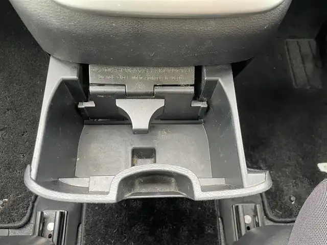日産 セレナ ハイウェイスター 福岡県 2018(平30)年 9万km ブリリアントホワイトパール 360°セーフティサポート/バックカメラ/アラウンドビューカメラ/コーナーセンサー/クルコン/BT/後席用モニター/CD/フルセグTV/ナビ/純正フロアマット/純正アルミホイール/プッシュスタート/スマートキー/スペアキー/両側パワースライド/オートブレーキホールド
