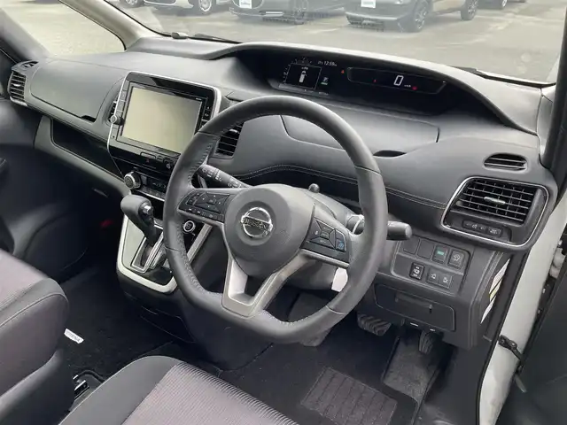 日産 セレナ ハイウェイスター 福岡県 2018(平30)年 9万km ブリリアントホワイトパール 360°セーフティサポート/バックカメラ/アラウンドビューカメラ/コーナーセンサー/クルコン/BT/後席用モニター/CD/フルセグTV/ナビ/純正フロアマット/純正アルミホイール/プッシュスタート/スマートキー/スペアキー/両側パワースライド/オートブレーキホールド