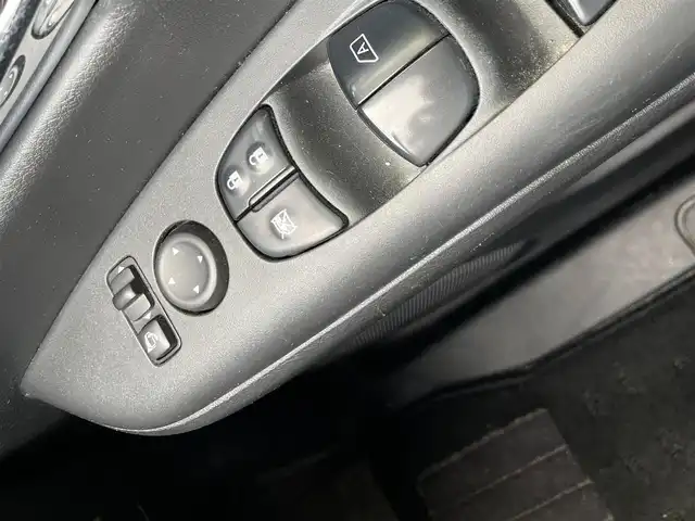 日産 セレナ ハイウェイスター 福岡県 2018(平30)年 9万km ブリリアントホワイトパール 360°セーフティサポート/バックカメラ/アラウンドビューカメラ/コーナーセンサー/クルコン/BT/後席用モニター/CD/フルセグTV/ナビ/純正フロアマット/純正アルミホイール/プッシュスタート/スマートキー/スペアキー/両側パワースライド/オートブレーキホールド
