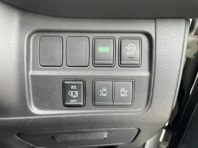 日産 セレナ ハイウェイスター 福岡県 2018(平30)年 9万km ブリリアントホワイトパール 360°セーフティサポート/バックカメラ/アラウンドビューカメラ/コーナーセンサー/クルコン/BT/後席用モニター/CD/フルセグTV/ナビ/純正フロアマット/純正アルミホイール/プッシュスタート/スマートキー/スペアキー/両側パワースライド/オートブレーキホールド