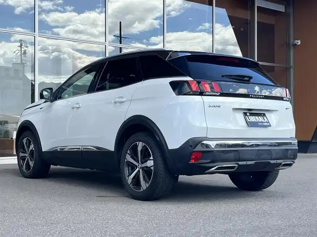 プジョー ３００８ GT ブルー HDi 岐阜県 2018(平30)年 3.2万km パール 8インチタッチスクリーン/　FM・AMラジオ/　USB/　Bluetooth/アクティブセーフティブレーキ/ブレーキアシスト/ワイドバックアイカメラ/レーンキープアシスト/アクティブクルーズコントロール/フルLEDヘッドライト/インテリジェントハイビーム/ルーフレール/デジタルヘッドアップインストルメントパネル/6エアバッグ　フロント　フロント　サイド　カーテン/アンチロックブレーキシステム/エレクトロニックスタビリティコントロール