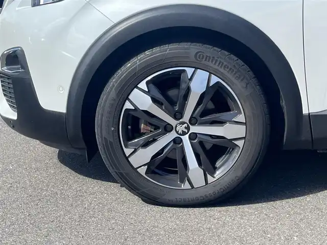 プジョー ３００８ GT ブルー HDi 岐阜県 2018(平30)年 3.2万km パール 8インチタッチスクリーン/　FM・AMラジオ/　USB/　Bluetooth/アクティブセーフティブレーキ/ブレーキアシスト/ワイドバックアイカメラ/レーンキープアシスト/アクティブクルーズコントロール/フルLEDヘッドライト/インテリジェントハイビーム/ルーフレール/デジタルヘッドアップインストルメントパネル/6エアバッグ　フロント　フロント　サイド　カーテン/アンチロックブレーキシステム/エレクトロニックスタビリティコントロール