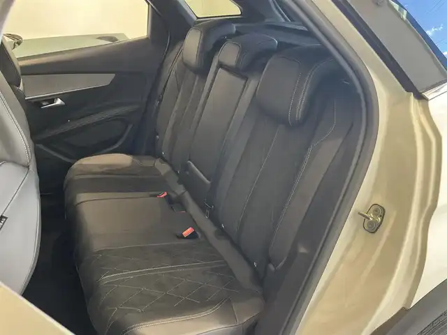 プジョー ３００８ GT ブルー HDi 岐阜県 2018(平30)年 3.2万km パール 8インチタッチスクリーン/　FM・AMラジオ/　USB/　Bluetooth/アクティブセーフティブレーキ/ブレーキアシスト/ワイドバックアイカメラ/レーンキープアシスト/アクティブクルーズコントロール/フルLEDヘッドライト/インテリジェントハイビーム/ルーフレール/デジタルヘッドアップインストルメントパネル/6エアバッグ　フロント　フロント　サイド　カーテン/アンチロックブレーキシステム/エレクトロニックスタビリティコントロール