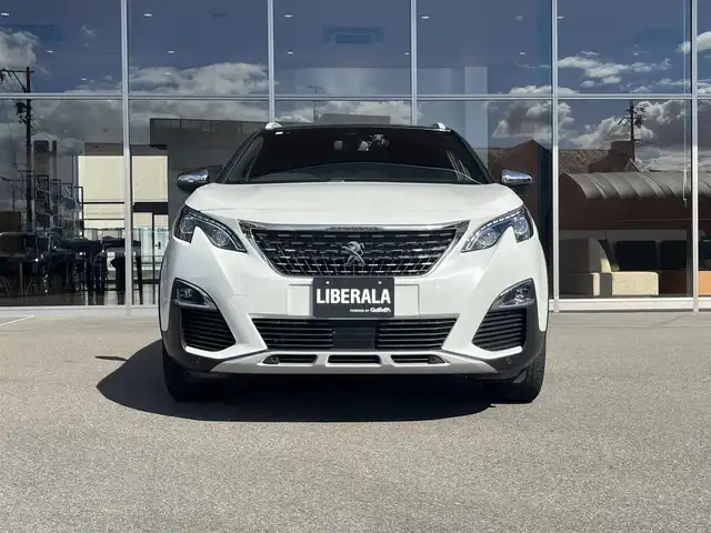 プジョー ３００８ GT ブルー HDi 岐阜県 2018(平30)年 3.2万km パール 8インチタッチスクリーン/　FM・AMラジオ/　USB/　Bluetooth/アクティブセーフティブレーキ/ブレーキアシスト/ワイドバックアイカメラ/レーンキープアシスト/アクティブクルーズコントロール/フルLEDヘッドライト/インテリジェントハイビーム/ルーフレール/デジタルヘッドアップインストルメントパネル/6エアバッグ　フロント　フロント　サイド　カーテン/アンチロックブレーキシステム/エレクトロニックスタビリティコントロール