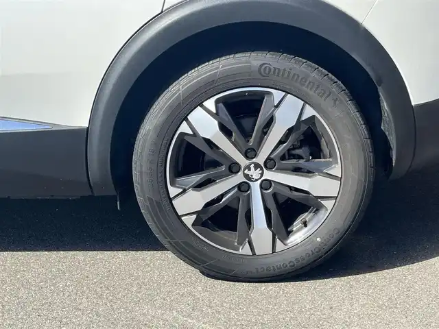 プジョー ３００８ GT ブルー HDi 岐阜県 2018(平30)年 3.2万km パール 8インチタッチスクリーン/　FM・AMラジオ/　USB/　Bluetooth/アクティブセーフティブレーキ/ブレーキアシスト/ワイドバックアイカメラ/レーンキープアシスト/アクティブクルーズコントロール/フルLEDヘッドライト/インテリジェントハイビーム/ルーフレール/デジタルヘッドアップインストルメントパネル/6エアバッグ　フロント　フロント　サイド　カーテン/アンチロックブレーキシステム/エレクトロニックスタビリティコントロール