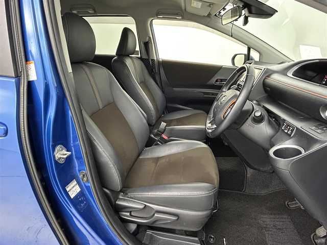 トヨタ シエンタ G クエロ 埼玉県 2019(令1)年 3万km コバルトブルーメタリック 純正ナビ（BT/AM/FM）/フルセグTV/バックカメラ/横滑り防止装置/盗難防止装置/車線逸脱防止機能/先行車お知らせ機能/オートライト/LEDヘッドライト/プリクラッシュセーフティ/両側パワースライドドア/前後ドライブレコーダー/ETC/純正フロアマット/スマートキー