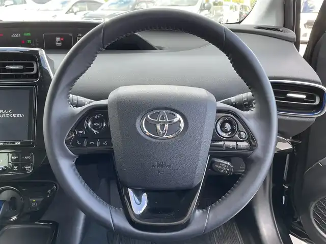 トヨタ プリウス A ツーリングセレクション 栃木県 2019(令1)年 3.4万km 黒 トヨタセーフティセンス/・プリクラッシュセーフティ/・レーントレーシングアシスト/・ロードサインアシスト/・レーダークルーズコントロール/・クリアランスソナー/・パーキングサポートブレーキ/・ブラインドスポットモニター/・リアクロストラフィックアラート/・オートマチックハイビーム/純正９インチSDナビ/・フルセグTV/・CD/DVD/BT/・FM.AM/SD/バックカメラ/社外フルエアロ/ドライブレコーダー/ビルトインETC/D/N席シートヒーター/D席パワーシート/パーキングアシスト/ヘッドアップディスプレイ/革巻きステアリング/ステアリングスイッチ/スマートキー/スペアキー/プッシュスタート/純正17インチAW/純正フロアマット/純正ドアバイザー