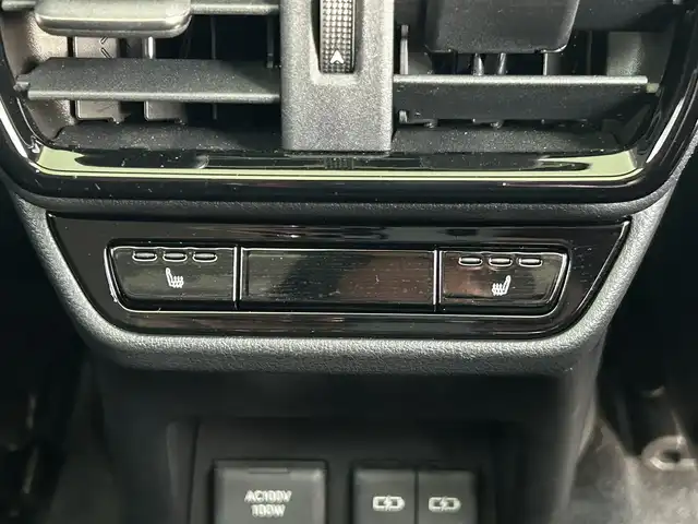 レクサス ＮＸ 350h バージョンL 千葉県 2023(令5)年 2万km ソニックチタニウム 登録時走行距離：19558km/禁煙車/パノラマサンルーフ　/全方位カメラ　/ビルトインＥＴＣ2.0　/ＬＥＸＵＳチームメイト　/ヘッドアップディスプレイ　/LEXUSセーフティセンス/レーダークルーズコントロール　　/ブラインドスポットモニター　/シートベンチレーション＆ヒーター/黒本革シート/電子インナーミラー/純正14型ディスプレイオーディオplus/CD＆DVDデッキ/Bluetooth＆フルセグTV＆AM＆FM/3眼LEDヘッドアップディスプレイ/前席パワーシート（運転席メモリー付き）/電動バックドア/アイドリングストップ/ウィンカーミラー/プッシュスタート/パドルシフト