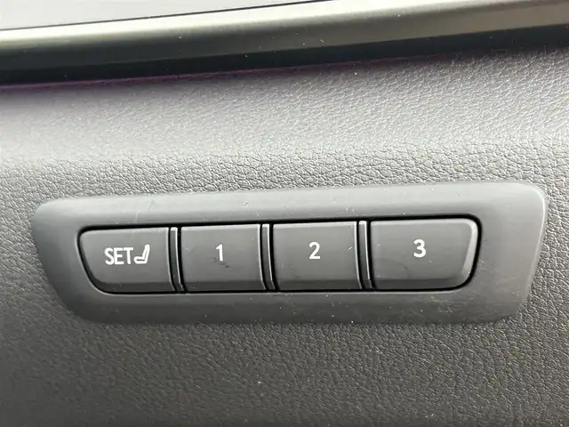 レクサス ＮＸ 350h バージョンL 千葉県 2023(令5)年 2万km ソニックチタニウム 登録時走行距離：19558km/禁煙車/パノラマサンルーフ　/全方位カメラ　/ビルトインＥＴＣ2.0　/ＬＥＸＵＳチームメイト　/ヘッドアップディスプレイ　/LEXUSセーフティセンス/レーダークルーズコントロール　　/ブラインドスポットモニター　/シートベンチレーション＆ヒーター/黒本革シート/電子インナーミラー/純正14型ディスプレイオーディオplus/CD＆DVDデッキ/Bluetooth＆フルセグTV＆AM＆FM/3眼LEDヘッドアップディスプレイ/前席パワーシート（運転席メモリー付き）/電動バックドア/アイドリングストップ/ウィンカーミラー/プッシュスタート/パドルシフト