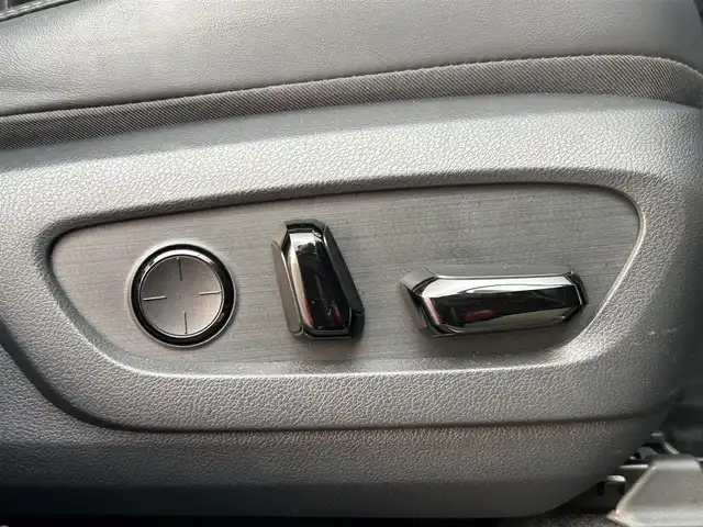 レクサス ＮＸ 350h バージョンL 千葉県 2023(令5)年 2万km ソニックチタニウム 登録時走行距離：19558km/禁煙車/パノラマサンルーフ　/全方位カメラ　/ビルトインＥＴＣ2.0　/ＬＥＸＵＳチームメイト　/ヘッドアップディスプレイ　/LEXUSセーフティセンス/レーダークルーズコントロール　　/ブラインドスポットモニター　/シートベンチレーション＆ヒーター/黒本革シート/電子インナーミラー/純正14型ディスプレイオーディオplus/CD＆DVDデッキ/Bluetooth＆フルセグTV＆AM＆FM/3眼LEDヘッドアップディスプレイ/前席パワーシート（運転席メモリー付き）/電動バックドア/アイドリングストップ/ウィンカーミラー/プッシュスタート/パドルシフト