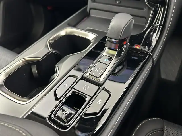 レクサス ＮＸ 350h バージョンL 千葉県 2023(令5)年 2万km ソニックチタニウム 登録時走行距離：19558km/禁煙車/パノラマサンルーフ　/全方位カメラ　/ビルトインＥＴＣ2.0　/ＬＥＸＵＳチームメイト　/ヘッドアップディスプレイ　/LEXUSセーフティセンス/レーダークルーズコントロール　　/ブラインドスポットモニター　/シートベンチレーション＆ヒーター/黒本革シート/電子インナーミラー/純正14型ディスプレイオーディオplus/CD＆DVDデッキ/Bluetooth＆フルセグTV＆AM＆FM/3眼LEDヘッドアップディスプレイ/前席パワーシート（運転席メモリー付き）/電動バックドア/アイドリングストップ/ウィンカーミラー/プッシュスタート/パドルシフト