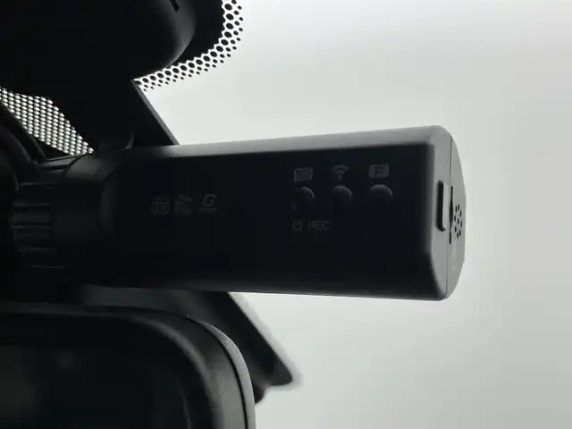 クライスラー・ジープ ジープ グランドチェロキー LTD 富山県 2018(平30)年 8.4万km パール 4WD/純正ナビ（AM/FM/CD/DVD/AUX/USB/SD/BT）/フルセグTV/バックカメラ/アダプティブパークセンス/パークセンス/パークアシスト/アダプティブクルーズコントロール/ブラインドスポットモニター/ヒルスタートアシスト/コーナーセンサー前後/ドライブレコーダー前後/ETC/レーダー探知機/パドルシフト/レザーシート/D席メモリ付きシート/前席パワーシート/全席シートヒーター/ステアリングヒーター/サイドミラーヒーター/社外18インチAW/HIDヘッドライト/オートライト/プッシュスタート/アイドリングストップ