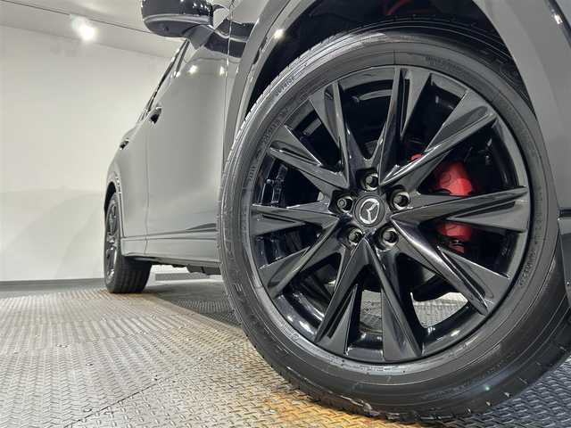 マツダ ＣＸ－５ XD レトロスポーツED 愛知県 2024(令6)年 1.5万km ジェットブラックマイカ 純正10.25インチマツダコネクトナビ/（Bluetooth/FM/AM/USB/CarPlay/フルセグTV)/サンルーフ/BOSEサウンド/360°ビューモニター/i-ACTIVSENSE/　　-ブラインドスポットインフォメーション/　　-レーンキープ・アシスト・システム/　　-パーキングセンサー/　　-ハイ・ビーム・コントロールシステム（ＨＢＣ）/　　-マツダ・レーダー・クルーズ・コントロール（ＭＲＣＣ）/　　-アイ・ストップ（ｉ－ｓｔｏｐ）/　　-トラクションコントロールシステム（ＴＣＳ）/ヘッドアップディスプレイ/パワーリアゲード/ワイヤレス充電/シートヒーター/ステアリングヒーター/ETC/パドルシフト/ハーフレザーシート/純正フロアマット/ローダウン/社外マフラー/プッシュスタート/　　-スマートキー