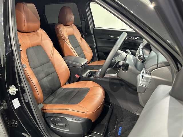 マツダ ＣＸ－５ XD レトロスポーツED 愛知県 2024(令6)年 1.5万km ジェットブラックマイカ 純正10.25インチマツダコネクトナビ/（Bluetooth/FM/AM/USB/CarPlay/フルセグTV)/サンルーフ/BOSEサウンド/360°ビューモニター/i-ACTIVSENSE/　　-ブラインドスポットインフォメーション/　　-レーンキープ・アシスト・システム/　　-パーキングセンサー/　　-ハイ・ビーム・コントロールシステム（ＨＢＣ）/　　-マツダ・レーダー・クルーズ・コントロール（ＭＲＣＣ）/　　-アイ・ストップ（ｉ－ｓｔｏｐ）/　　-トラクションコントロールシステム（ＴＣＳ）/ヘッドアップディスプレイ/パワーリアゲード/ワイヤレス充電/シートヒーター/ステアリングヒーター/ETC/パドルシフト/ハーフレザーシート/純正フロアマット/ローダウン/社外マフラー/プッシュスタート/　　-スマートキー