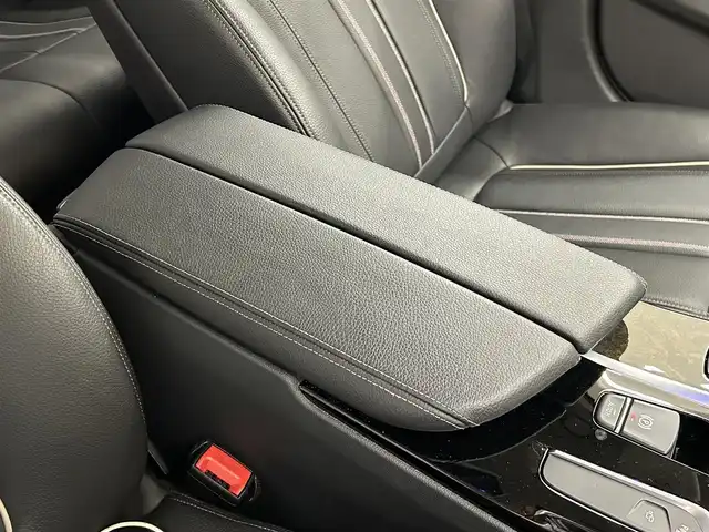 ＢＭＷ ５２３ｄ ラグジュアリー 岡山県 2018(平30)年 2.7万km ミネラルホワイト レザーシート（ブラック）/純正iDriveナビ/360°カメラ/PDC/パーキングアシスト/Bluetooth/USB/フルセグTV/BMWアシスタンス/SOSコール/シートヒーター/パワーシート/ACC/歩行者警告/衝突警告/車線逸脱警告/車線変更警告/側面衝突警告/ステアリングサポート/ブレーキAH/ミラー一体型ETC/アンビエントライト/アダプティブLEDライト/ドアバイザー/保証書/取扱説明書
