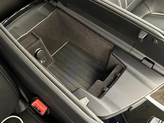 ＢＭＷ ５２３ｄ ラグジュアリー 岡山県 2018(平30)年 2.7万km ミネラルホワイト レザーシート（ブラック）/純正iDriveナビ/360°カメラ/PDC/パーキングアシスト/Bluetooth/USB/フルセグTV/BMWアシスタンス/SOSコール/シートヒーター/パワーシート/ACC/歩行者警告/衝突警告/車線逸脱警告/車線変更警告/側面衝突警告/ステアリングサポート/ブレーキAH/ミラー一体型ETC/アンビエントライト/アダプティブLEDライト/ドアバイザー/保証書/取扱説明書